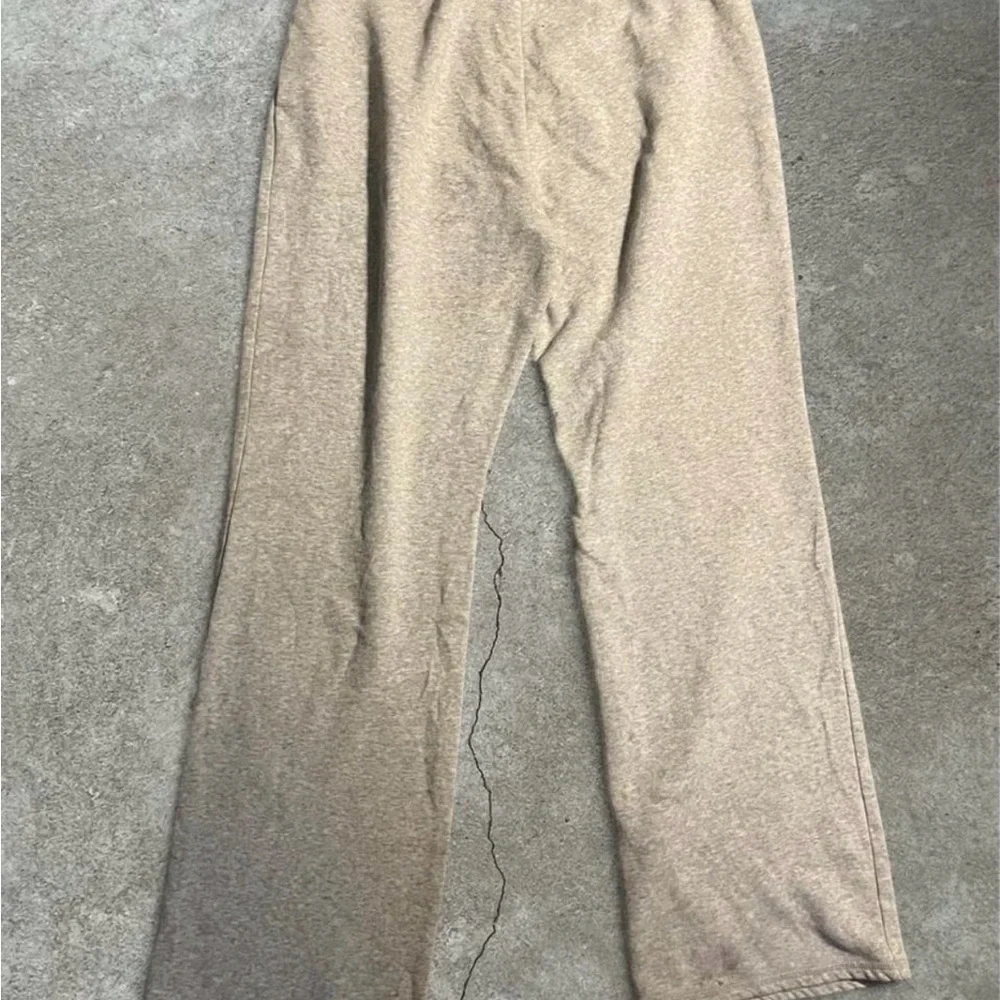 GAP Gray Sweatpants Size Small  – Comfortable Everyday Joggers